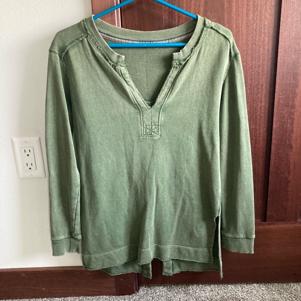 Anthropologie Green Long Sleeve Tee
